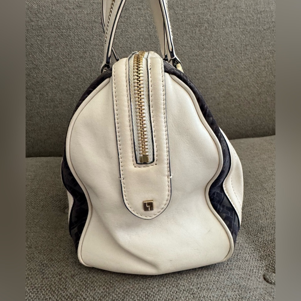 Women's Cream and Black Leather Satchel Handbag - Picture 5 of 6